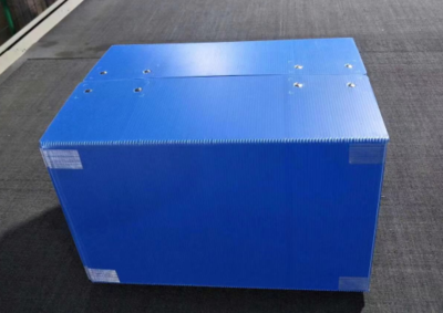 下雨天，中空板箱包裝產(chǎn)品如何應(yīng)對(duì)受潮風(fēng)險(xiǎn)？